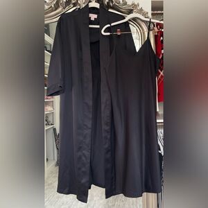 NWOT Woven Solid Satin Sleeveless V-Neck Pocketed Chemise and Robe Size Small